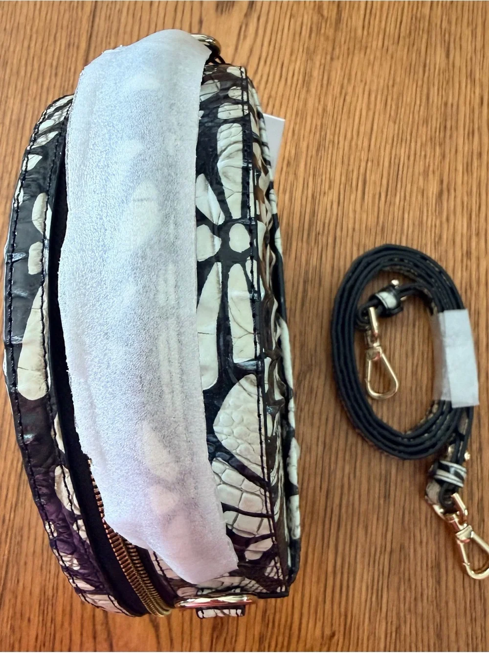 Brahmin Lane Daisy Batik Melbourne Round Floral-Embossed Crossbody Black & White